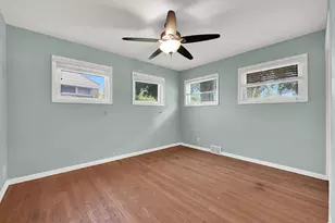 228 W Brentwood Ln, Glendale, WI 53217 - Photo 12