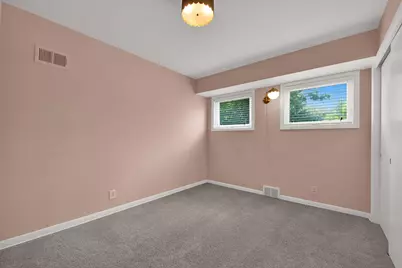 228 W. W Brentwood Ln, Glendale, WI 53217 - Photo 16