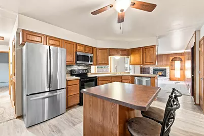 W157N10840  Catskill Ln, Germantown, WI 53022 - Photo 16