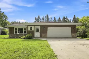 W157N10840 Catskill Ln, Germantown, WI 53022 - Photo 6