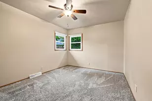 W157N10840 Catskill Ln, Germantown, WI 53022 - Photo 24