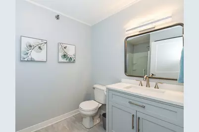 17364 W Lincoln Ave, New Berlin, WI 53146 - Photo 10