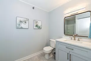 17364 W Lincoln Ave, New Berlin, WI 53146 - Photo 10