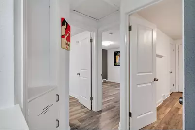 9251 W Swan Cir, Milwaukee, WI 53225 - Photo 20