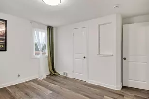 9251 W Swan Cir, Milwaukee, WI 53225 - Photo 24
