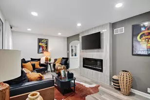 9251 W Swan Cir, Milwaukee, WI 53225 - Photo 6