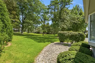 10042 N Holmes Ct, Mequon, WI 53092 - Photo 34