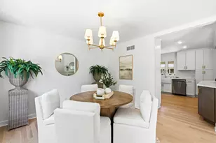 10042 N Holmes Ct, Mequon, WI 53092 - Photo 18