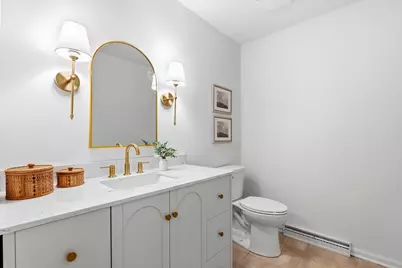 10042 N Holmes Ct, Mequon, WI 53092 - Photo 24