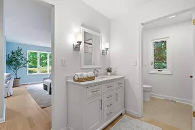 10042 N Holmes Ct, Mequon, WI 53092 - Photo 28