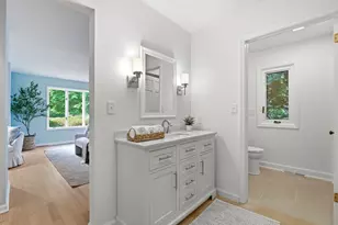 10042 N Holmes Ct, Mequon, WI 53092 - Photo 28