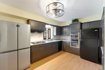 8302 W Courtland Ave, Milwaukee, WI 53218 - Photo 12