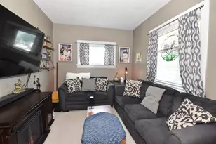 700 Grove Ave, Racine, WI 53405 - Photo 6