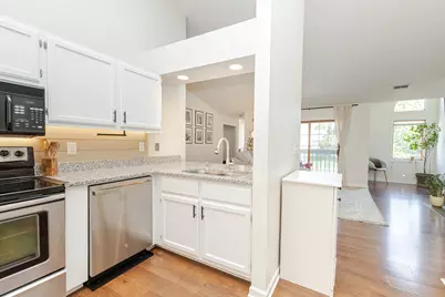 1061  Quinlan Dr #F, Pewaukee, WI 53072 - Photo 26