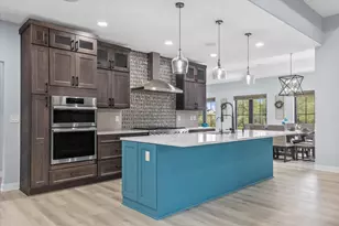 N57W19691 Holly Ct, Menomonee Falls, WI 53051 - Photo 4