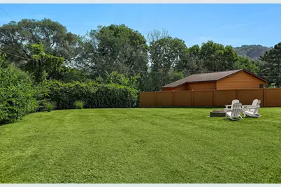 2555  Madison Pl, La Crosse, WI 54601 - Photo 24