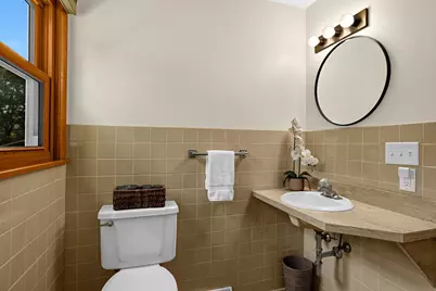 2555  Madison Pl, La Crosse, WI 54601 - Photo 12