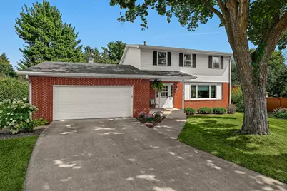 2555  Madison Pl, La Crosse, WI 54601 - Photo 1