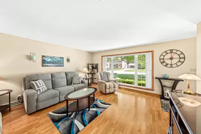 4329 S 49th St, Greenfield, WI 53220 - Photo 8