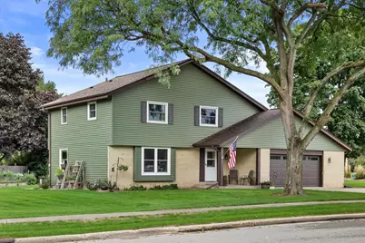 148  Beth Ct, Burlington, WI 53105 - Photo 2