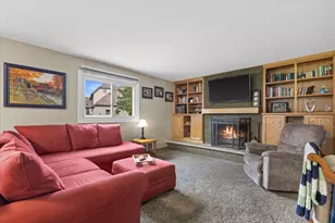 148 Beth Ct, Burlington, WI 53105 - Photo 8