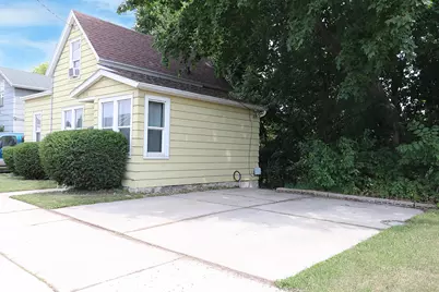 738  Broadway St, Sheboygan Falls, WI 53085 - Photo 2