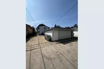 5708 N 97th St #5710, Milwaukee, WI 53225 - Photo 2
