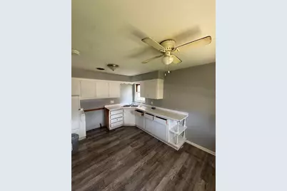 5708 N 97th St #5710, Milwaukee, WI 53225 - Photo 4