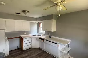 5708 N 97th St, Milwaukee, WI 53225 - Photo 4