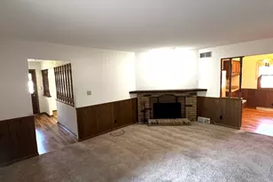 5527 N Meadows Dr, Racine, WI 53402 - Photo 10