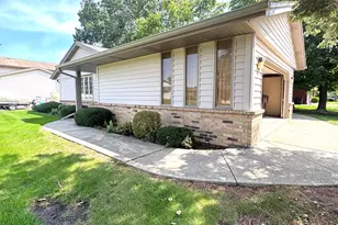 5527 N Meadows Dr, Racine, WI 53402 - Photo 2