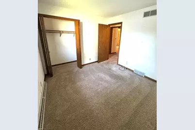 5527 N Meadows Dr, Racine, WI 53402 - Photo 24