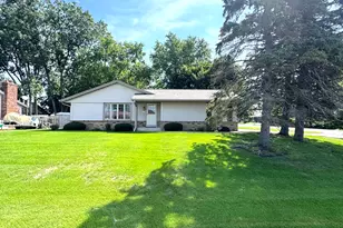 5527 N Meadows Dr, Racine, WI 53402 - Photo 1