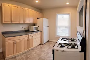 1851 N Pulaski St, Milwaukee, WI 53202 - Photo 12