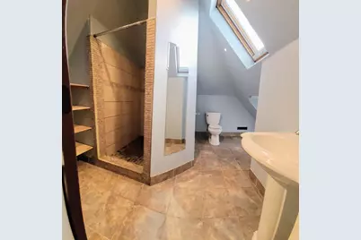 1851 N Pulaski St, Milwaukee, WI 53202 - Photo 18