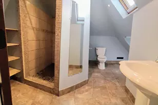 1851 N Pulaski St, Milwaukee, WI 53202 - Photo 18