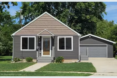 479  4th St, Fond du Lac, WI 54935 - Photo 2