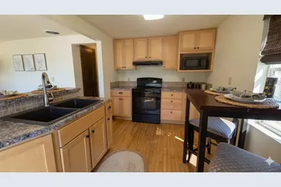 479  4th St, Fond du Lac, WI 54935 - Photo 8