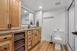 7815 N Chadwick Ct, Glendale, WI 53217 - Photo 36