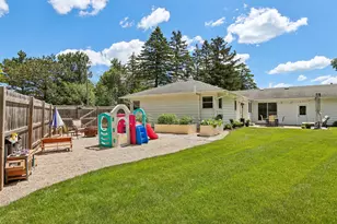 7815 N Chadwick Ct, Glendale, WI 53217 - Photo 42