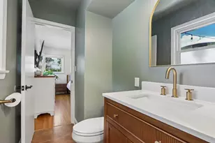 7815 N Chadwick Ct, Glendale, WI 53217 - Photo 26
