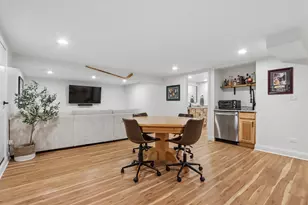7815 N Chadwick Ct, Glendale, WI 53217 - Photo 32