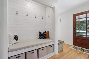 7815 N Chadwick Ct, Glendale, WI 53217 - Photo 2