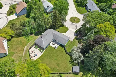 7815 N Chadwick Ct, Glendale, WI 53217 - Photo 50