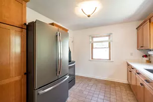 8356 Currie Ave, Wauwatosa, WI 53213 - Photo 10