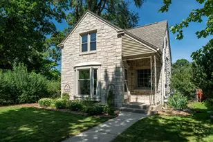 8356 Currie Ave, Wauwatosa, WI 53213 - Photo 24