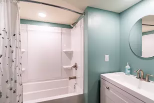 8356 Currie Ave, Wauwatosa, WI 53213 - Photo 14