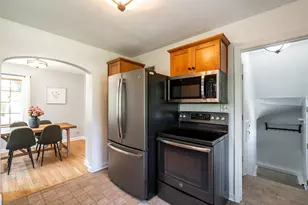 8356 Currie Ave, Wauwatosa, WI 53213 - Photo 12