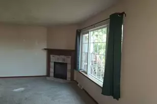 1911 Mallard Pointe Cir, Waukesha, WI 53189 - Photo 2
