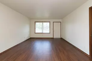 1334 Honeysuckle Rd, Hartford, WI 53027 - Photo 4